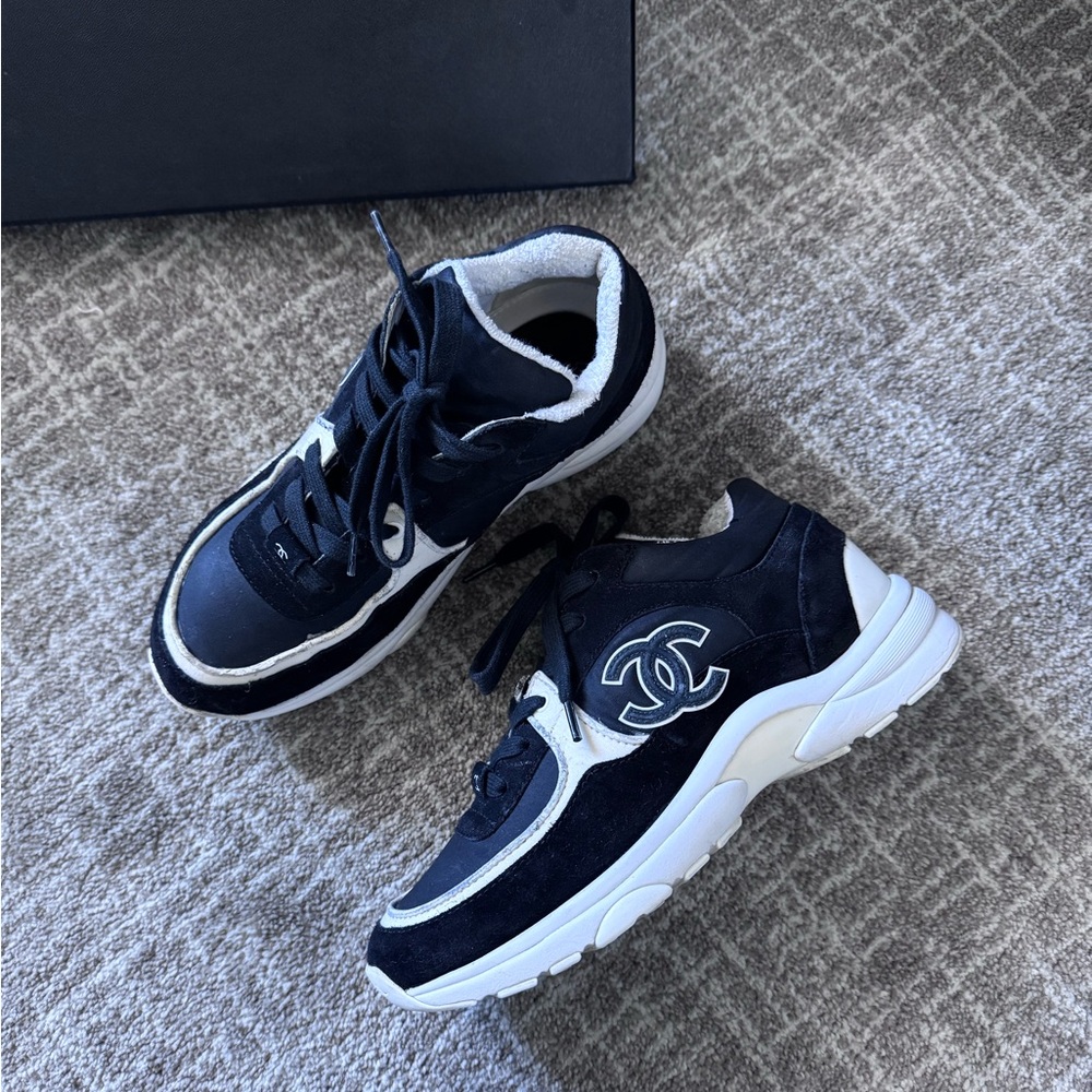 CHANEL SNEAKERS - Picture 3 of 8